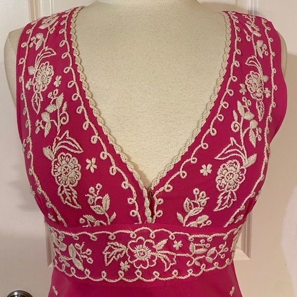 INC International Concepts Pink Embroidered V-Neck Tank – Petite Medium - Picture 2 of 4